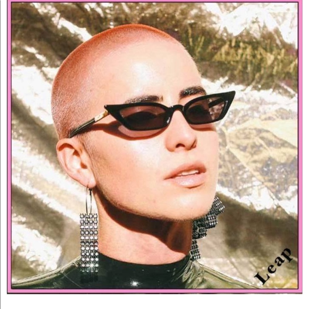Pony Lissiman tiny sunglasses